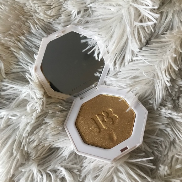Fenty Beauty Other - Fenty Beauty Trophy Wife Highlighter